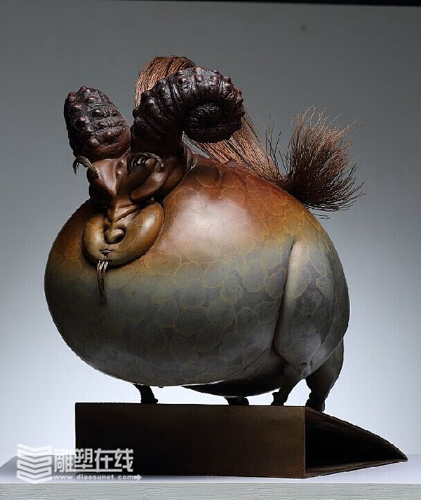 新闻中心--广州美术学院 周小鬼系列雕塑...