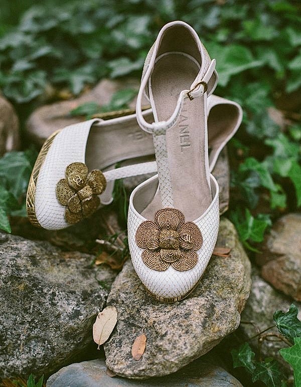 如何挑选一双合脚的新娘婚鞋