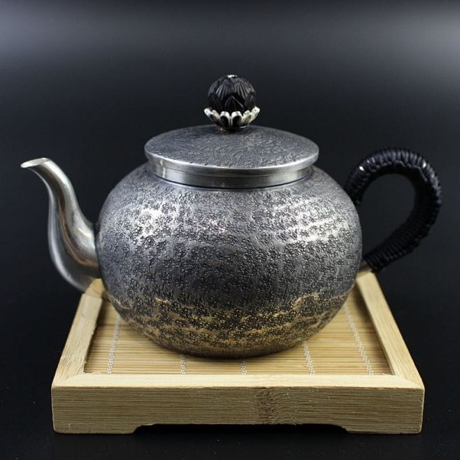 精雕细琢 由工匠心 始成银器 - 银壶 ...