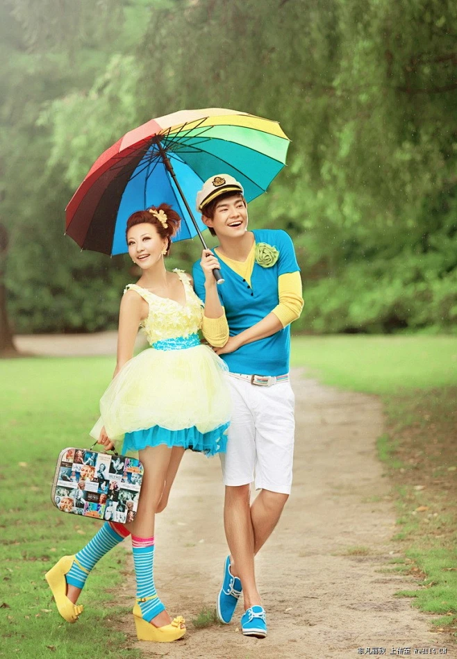 伞中情照片-伞中情图片-伞中情素材