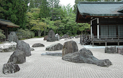 黑皮白鞋采集到日式庭院 枯山水