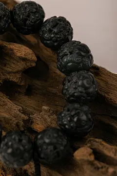 墨绿和田玉手串古风饰品首饰摄影图
