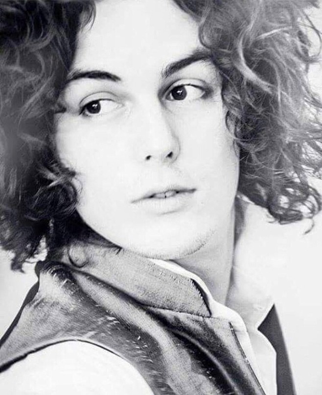 c00me法国歌手音乐剧演员摇滚红与黑中饰于连67676767