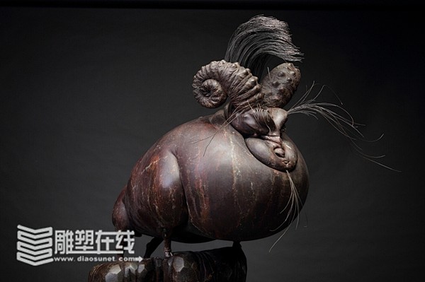 新闻中心--广州美术学院 周小鬼系列雕塑...