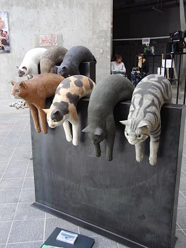 Cat sculptures ~ wow...