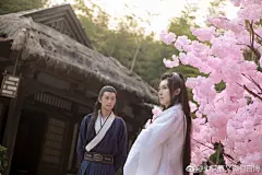#新七侠五义大电影# 白五爷和展护卫请大家赏美景，喝美酒~~@coser小梦 @杨欢ya @帆鱼文化 @黑天视觉COS官博 ​​​​