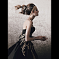 @huabanshoucang Jewels in the Crown - 奢华头饰珠宝

模特：Emma Oak 
摄影：Yuval Hen  -- 来自「每日壁纸杂志」 http://url.cn/Hbckb5 