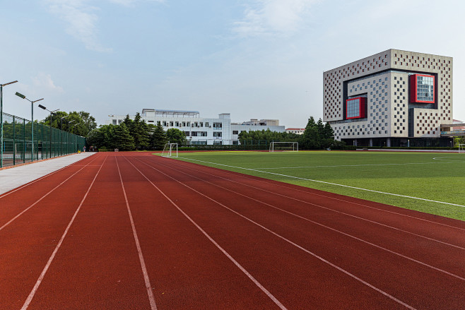 教学楼 操场 校园场景