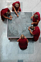 藏族僧人用沙子制作的曼荼罗沙盘