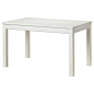 LANEBERG 兰恩贝里 伸缩型餐桌 白色 -IKEA : IKEA - LANEBERG 兰恩贝里,伸缩型餐桌,白色,这款餐桌可以为你的用餐空间增添一丝自然气息。质朴的白色饰面能够衬托出木纹之美。这款餐桌的外观和饰面美观精致，十分适合厨房和餐厅。可快速简便地调整桌子尺寸以适应不同需求。 展开后可供4-6人使用。实木桌架增加了桌子的稳定性，使其结实耐用。