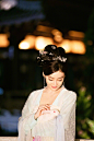 #星尚现场# 湖南卫视中秋之夜开场歌舞，@袁姗姗 柔情演绎《彩云追月》 白衣起舞，巧笑倩兮，是误落凡间的嫦娥仙子~~