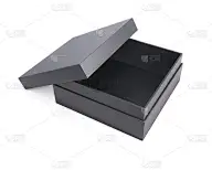 现实的黑色打开盒子上的白色背景为您的设计。3 d渲染。