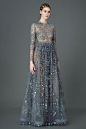 当花草、宇宙、星月等元素遇上裙子后的奇妙反应。（VALENTINO PRE-FALL 2015）