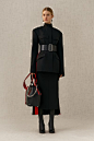 Alexander McQueen Pre-Fall 2018 Fashion Show : The complete Alexander McQueen Pre-Fall 2018 fashion show now on Vogue Runway.