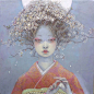 日本艺术家Miho Hirano(平野実穂)毕业于武藏野美术大学，她油画通过柔和的色彩和笔触的运用流体传达一种微妙的美。具有自然世界的空灵的女人，画上的每一个忧郁的表情体现了她的性格的、鲜明的梦幻国度。她画的童话，已经被注入文化的重要元素和缠绵，美丽的身影