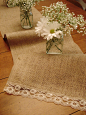 Burlap and lace table runner! Oh I loooooove!