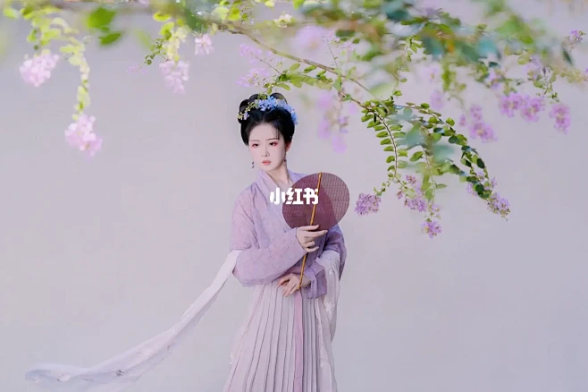 树上的花不是花 是我的头发
