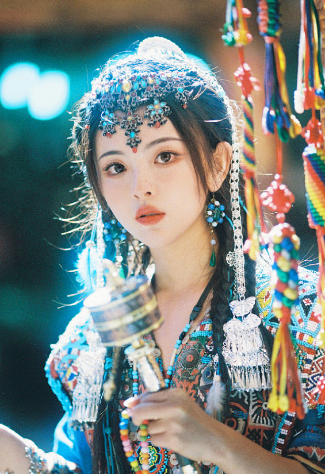 杨超越 x 异域风情楼兰少女✨

摄影师...