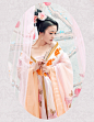 牡丹花开百花羞,小家碧桃珠泪流