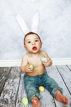 兔耳朵宝宝和复活节彩蛋