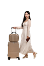 登机旅游长裙少女行李箱少女人物免抠元素