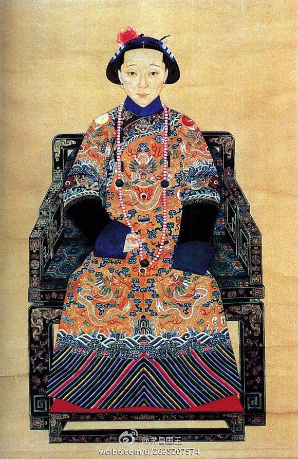 慈安太后,十二章吉服龙袍画像.