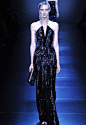 Armani Privé Haute Couture FW 2012｜繁星璀璨，万籁俱寂，我流下的泪化作你裙角的钻石……那一帘水晶面纱真是美极了！