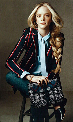 com~julia~ photo by petrova julian1m花瓣雨m采集到full欧美～采集