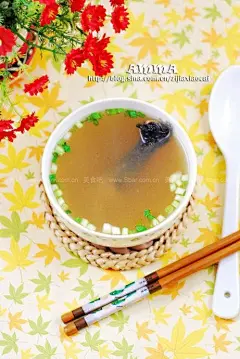 如何做西洋参清炖排骨的做法（荤菜）
