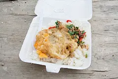 罗勒炒饭，鸡炒蛋，白泡盒。