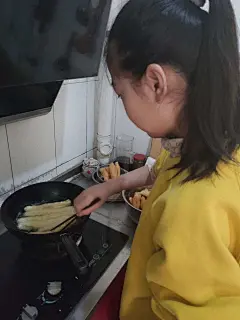 开发区西山联校五三中队∶ “和谐劳动，幸福家庭”劳动成果展示