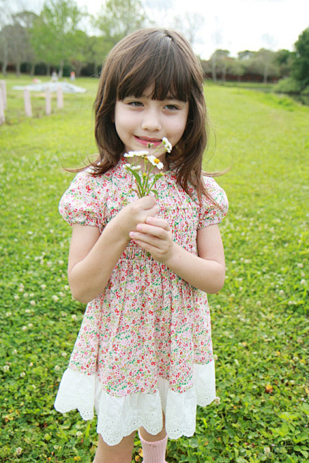 可爱混血萝莉小美女