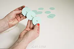 #DIY# 可爱纸片背景墙吊饰_纸艺_家居装饰_婚礼现场_可爱_创意_手工大师