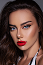 PATIENCE : Photographer // Retoucher @zeynepcelikphotoModels // @hodasalexandra @ayysudaMakeup // la.jolie.makeup
