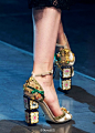 Dolce & Gabbana ss 2016，它家宗旨就是将每一双鞋子都像艺术品一样的雕琢.......