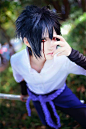 #火影忍者# #宇智波佐助# #cosplay# 阿银同学的佐助cos真的很赞！ 宇智波佐助 cn: 阿银__ 摄影：簡 化妆：阿银__ 后期：七洛 喵咪 漫域网地址