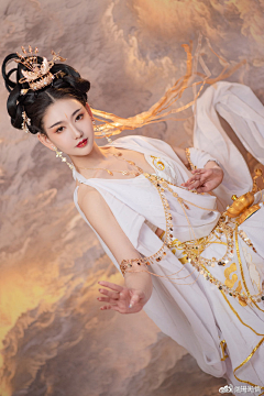 绝望猫猫头采集到r —— 人物（帅哥美女）
