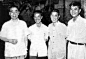 1961年在北京召开电影界座谈会时，周恩来总理接见了“虎口余生”的（右起）赵丹、徐韬、王为一。