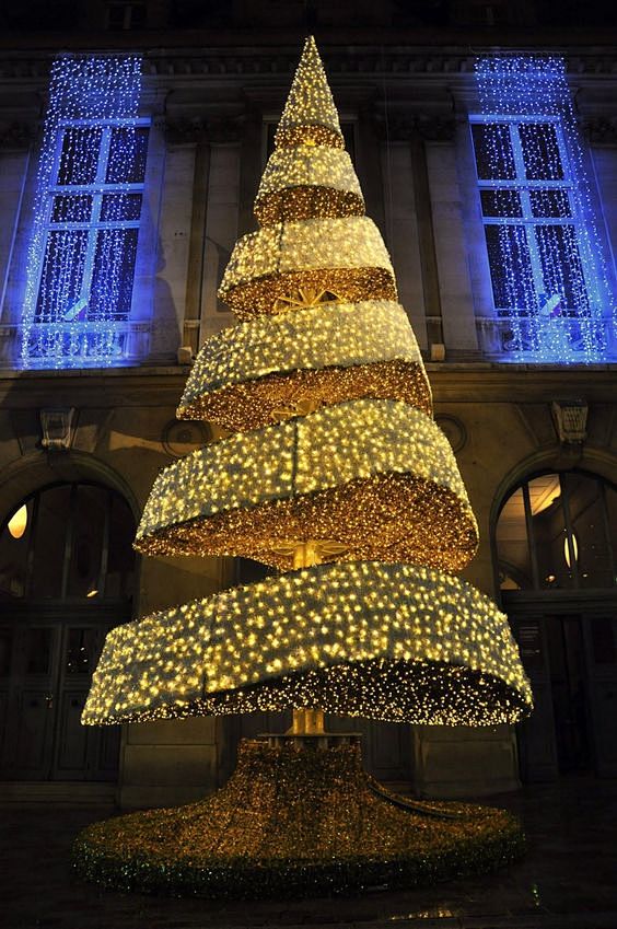 A Christmas tree in ...