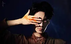 罗云熙锦鲤妆帅气写真桌面壁纸