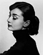 奥黛丽·赫本（Audrey Hepburn），优素福·卡什���1956年 （流传极广的一张照片）