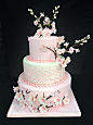 分分钟激发你的少女心 甜蜜与美感兼备的樱花婚礼蛋糕+来自：婚礼时光——关注婚礼的一切，分享最美好的时光。#婚礼蛋糕# #粉色#