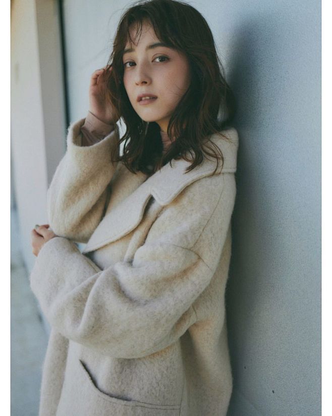 值得看03佐佐木希inred封面写真