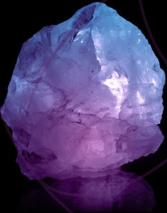 原石水晶观赏石，从字面意义理解：观赏水晶...