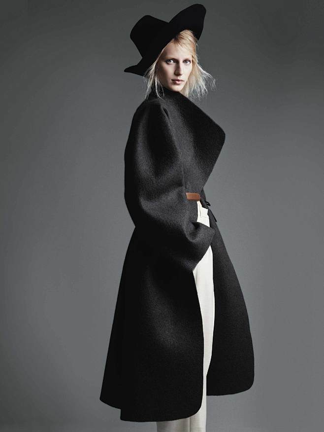 Julia-Nobis-by-Patri...