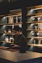 印际 - Nana Chan x Plantation 茶吧 : 在香港石塘咀，新开的Plantation Tea Bar是对品茶艺术的现代致敬。该空间由Nana Chan亲自设计，营造出一种宁静而亲密的氛围。