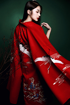 安然守候采集到红裙、中国风、妆容、写真