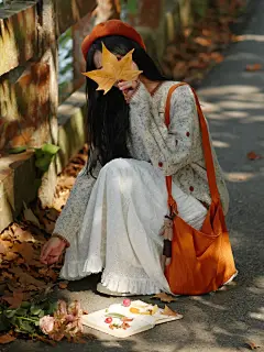 秋日梧桐文艺电影感拍照一起低头捡秋吧！_8_吴爪爪_来自小红书网页版