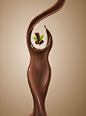 Shake Curves : "Amway Nutrisse Curves" was a project we made with photographer Adrian Mueller, for amway diet shake product advertisement.We made a concept with the client´s idea, Adrian took the photos and we did the retouch to make the shake c