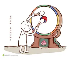 敲打大鼓的僧人